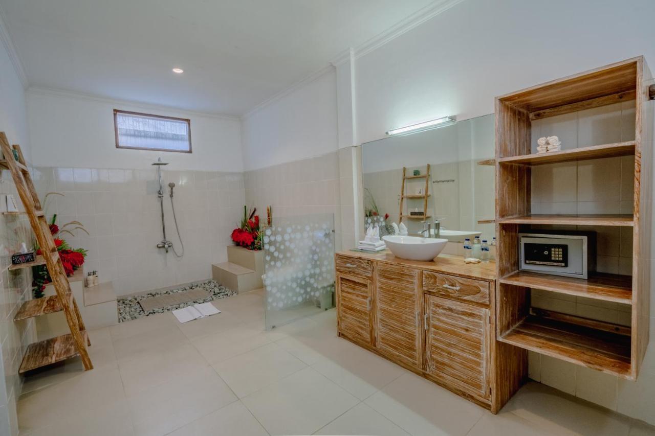 Villa Alleira Seminyak By Best Deals Asia Hospitality Exterior photo