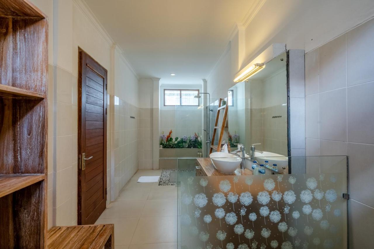 Villa Alleira Seminyak By Best Deals Asia Hospitality Exterior photo